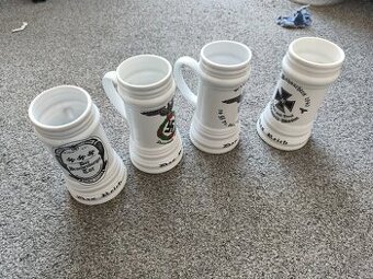 Německé porcelánové korbely