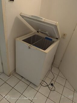 Pultový mrazák Whirlpool