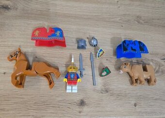 Vše nové Lego rytíř a doplňky ze setu 10305 Lions castle