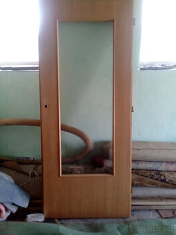 Prodám interériové prosklené dřevěné dveře, dýhované olše