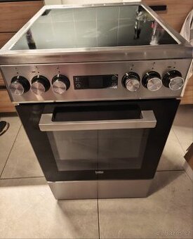 Sklokeramický sporák Beko nerez