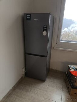 Lednice hisense  RB291D4CDE v záruce do 12/227