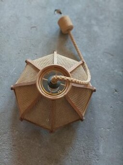 lustr přírodní materiál