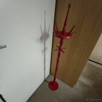 Dětský věšák na Kabáty