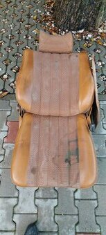 Přední sedačky Mercedes-Benz W124 (pár) – hnědé