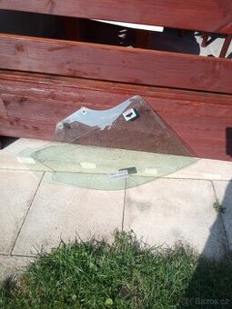 Boční skla  okna hyundai Accent