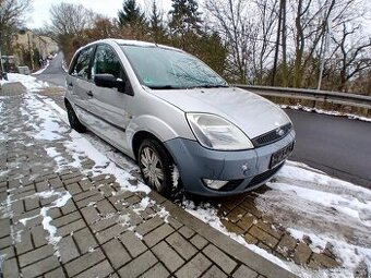 FORD FIESTA 1.3  51KW   velmi pěkný stav