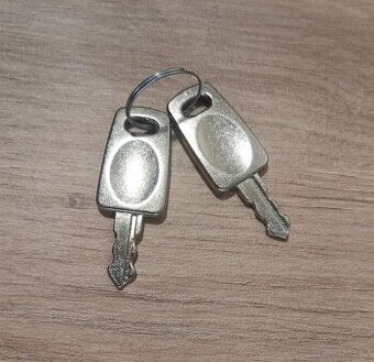 Klíč od kufru Ibanez