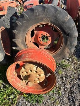 Zetor 5611-6945 kola - ráfky W12x28