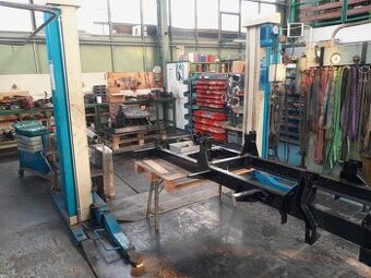 Dvousloupový zvedák o nosn. 2500kg