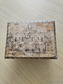 Starožitná dřevěná krabička