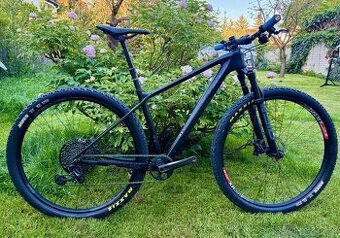 Skvělé závodní karbonové ultra lehké kolo OG Evkin, 29",M r