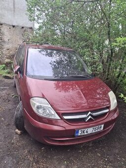 Citroën C8 dvoulitr nafta 94kW 260 0