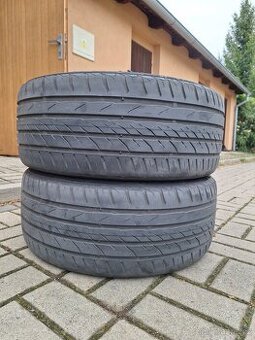 235/40 R19