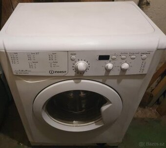 PRACKA INDESIT,BOCNI PLNENI,6KG,DISPLEJ,1000 OT.