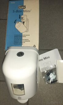 Tork S-Box mini zásobník na mýdlo - 1