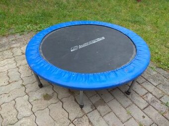 Trampolína