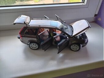 Model 1:18