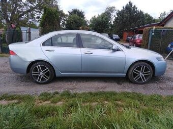 HONDA ACCORD 2,2 iCTDi NAFTA 103 KW ZA 59000 KČ