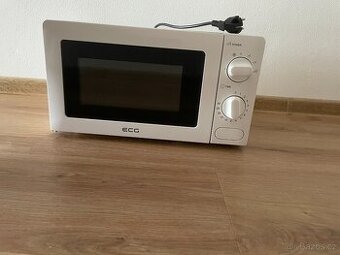 Mikrovlná trouba ECG MTM 1771 WE