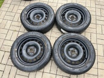 4x plechové disky 4x108 R16, zimní pneu 70%