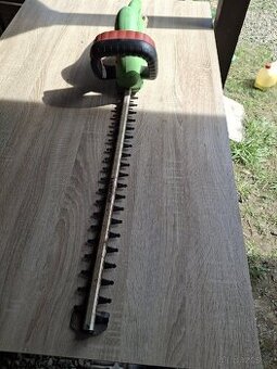 Elektrické nůžky na živý plot