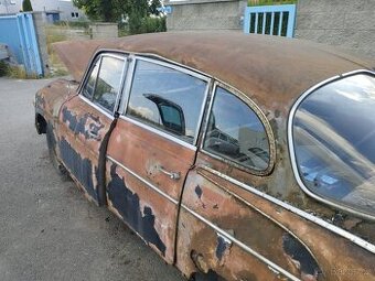 Prodám náhradní díly na Tatra 603
