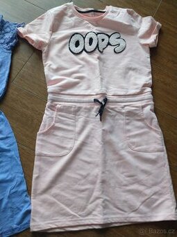 Dívčí šaty