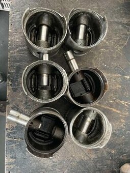 VW Brouk - písty motor 30HP