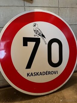 Cedule „70 KASKADÉROVI“
