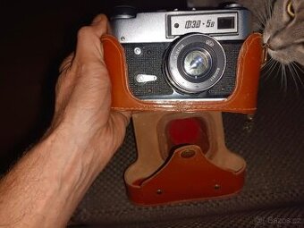 Sovětský fotoaparát FED-5B