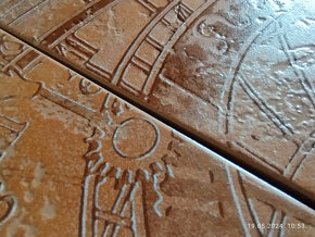 Dlaždice ve tvaru orloj, zodiak, zvěrokruh, hodiny, orbis