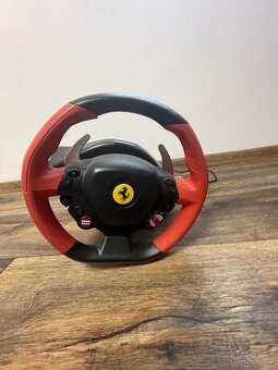 Herní volant s pedály
