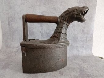 Orig.atypická vzácná žehlička DRAK do sbírky, dekorace