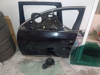 Dveře na náhradní díly