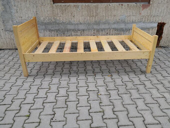 Prodam postel smrk masiv