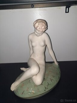 Velký porcelánový akt Royal Dux A.DECO A JINÉ STAROŽITNOSTI