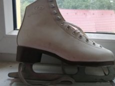 Prodám brusle lední a koleckove