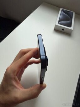 iPhone 15 Pro 128 GB – TOP stav, jako nový + 3 kryty zdarma