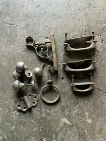 Prodám směs starého mosazného kování