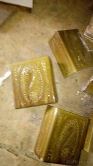 Staré kachle z kamen