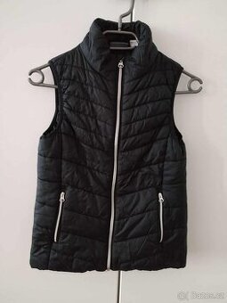 Jarní/podzimní černá vesta vel. 146