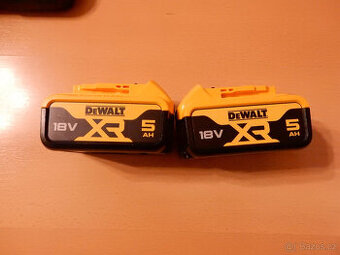 Prodám orig.baterie Dewalt dcb184-18v/5ah - 1