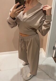 Kalhotový kostýmek