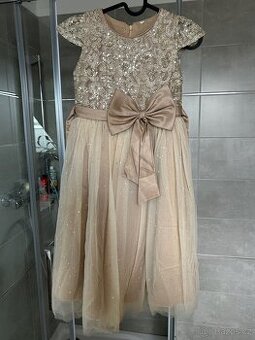 Divci spolecenske saticky, krasne…