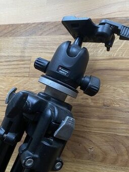 Manfotto 190B + kulová hlava 496RC2