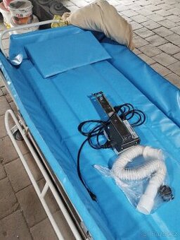 Sprchovací lůžko se zdvihem