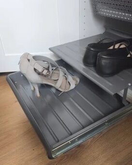 Vysuvny regal na boty Ikea PAX