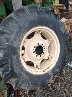 Zetor uřI kompletní zadní kola