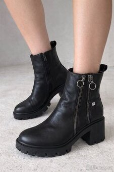 Kozačky kůže Manoukian 36